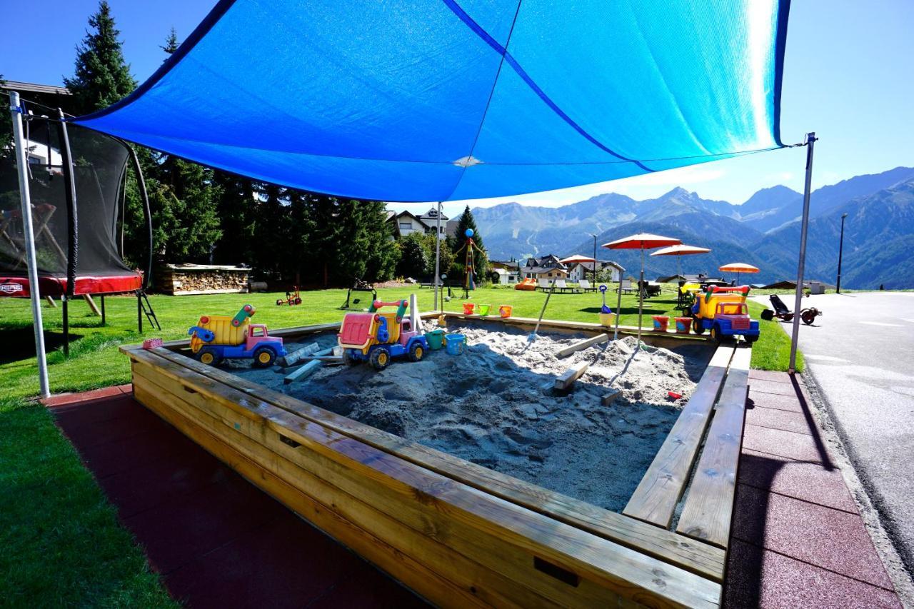 Apart-Hotel Alpinsonnenresidenz Fiss Exteriör bild