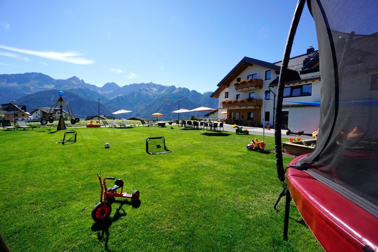 Apart-Hotel Alpinsonnenresidenz Fiss Exteriör bild