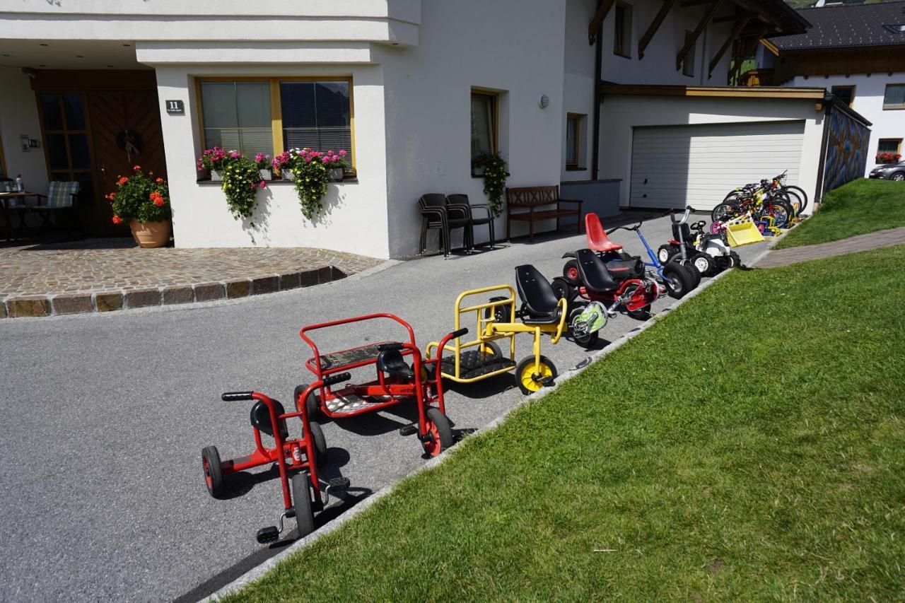 Apart-Hotel Alpinsonnenresidenz Fiss Exteriör bild