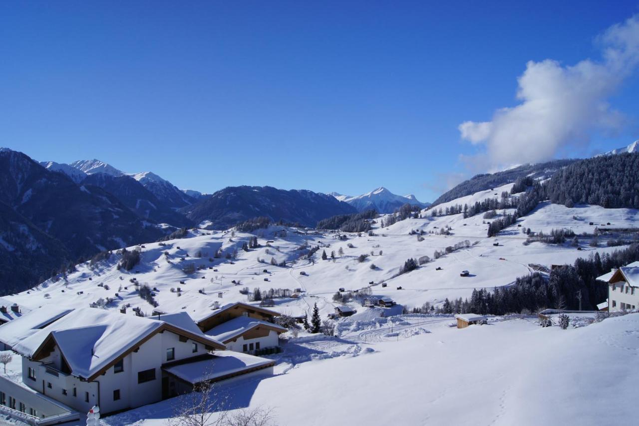 Apart-Hotel Alpinsonnenresidenz Fiss Exteriör bild