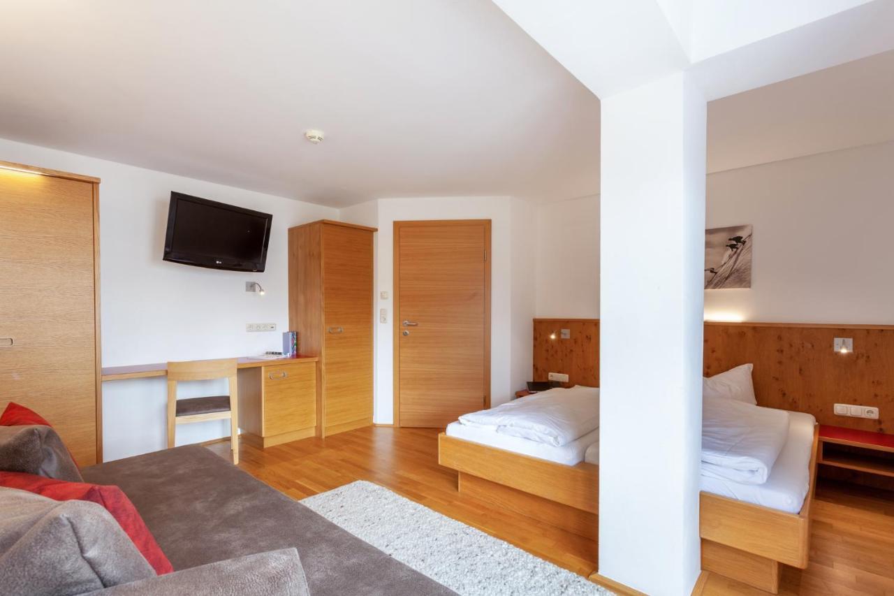 Apart-Hotel Alpinsonnenresidenz Fiss Exteriör bild